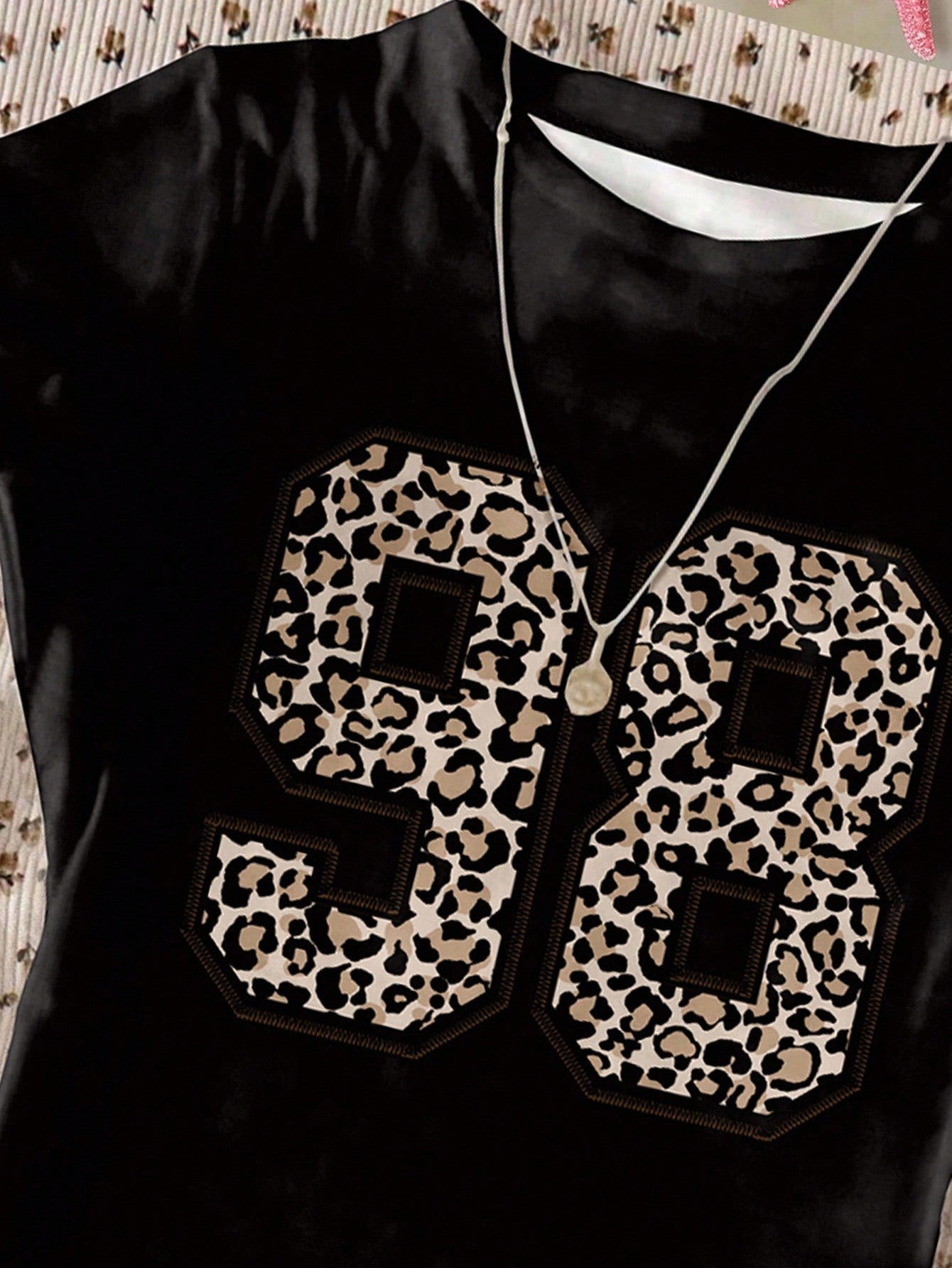 Attitoon Camiseta de mujer de cuello redondo de manga corta y ajuste ceñido con estampado numérico 95 de estampado de leopardo, adecuada para verano, aeropuerto, ropa urbana, Y2K, vuelta al colegio