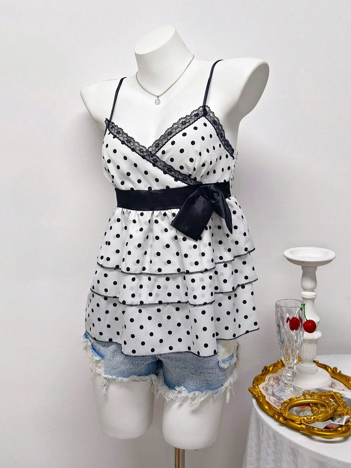 Blusa sin mangas con cuello de lazo y lunares, top de moda casual y versátil para citas, bodas, escuela, vacaciones, viajes, atuendo de aeropuerto