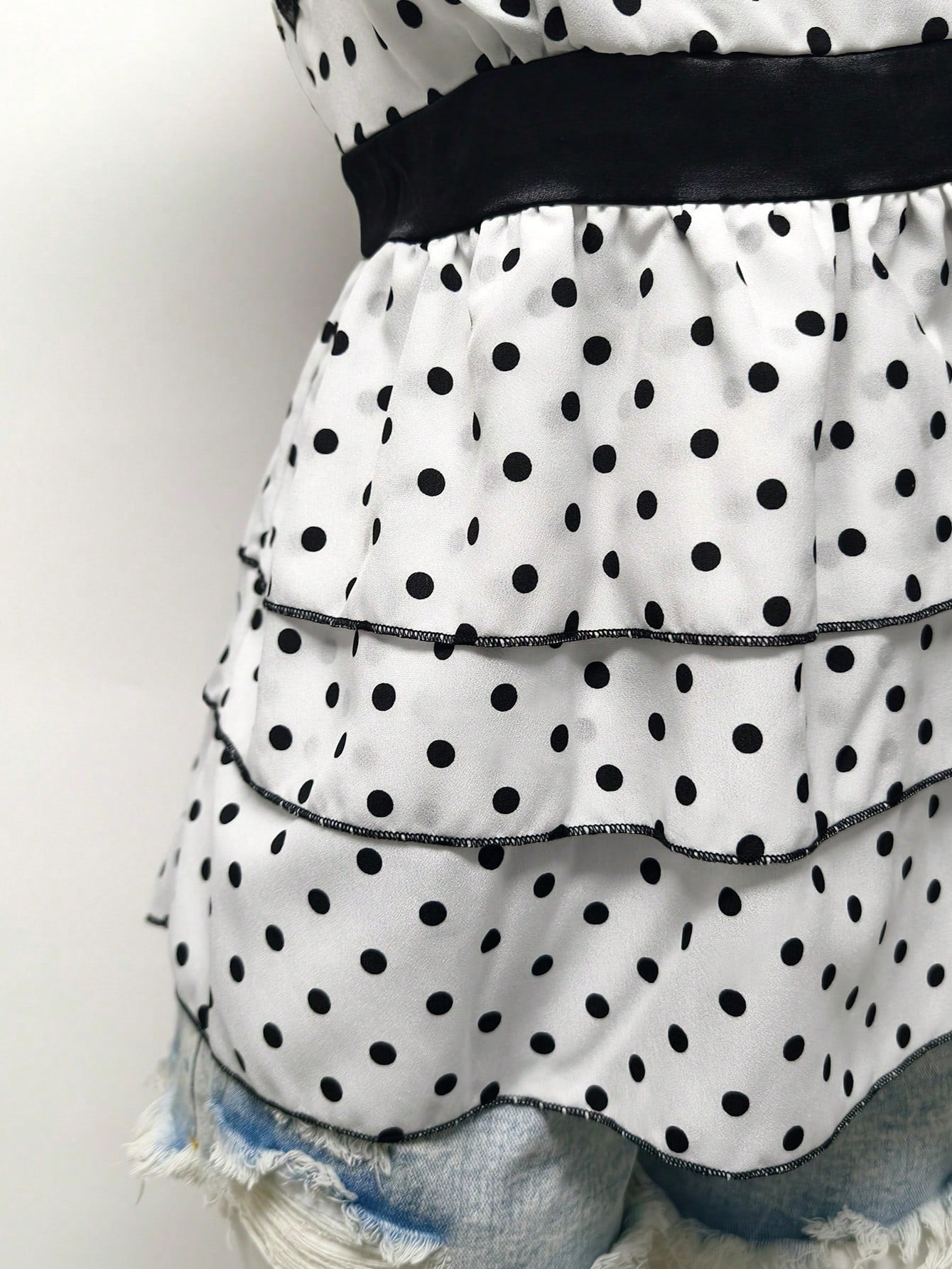 Blusa sin mangas con cuello de lazo y lunares, top de moda casual y versátil para citas, bodas, escuela, vacaciones, viajes, atuendo de aeropuerto
