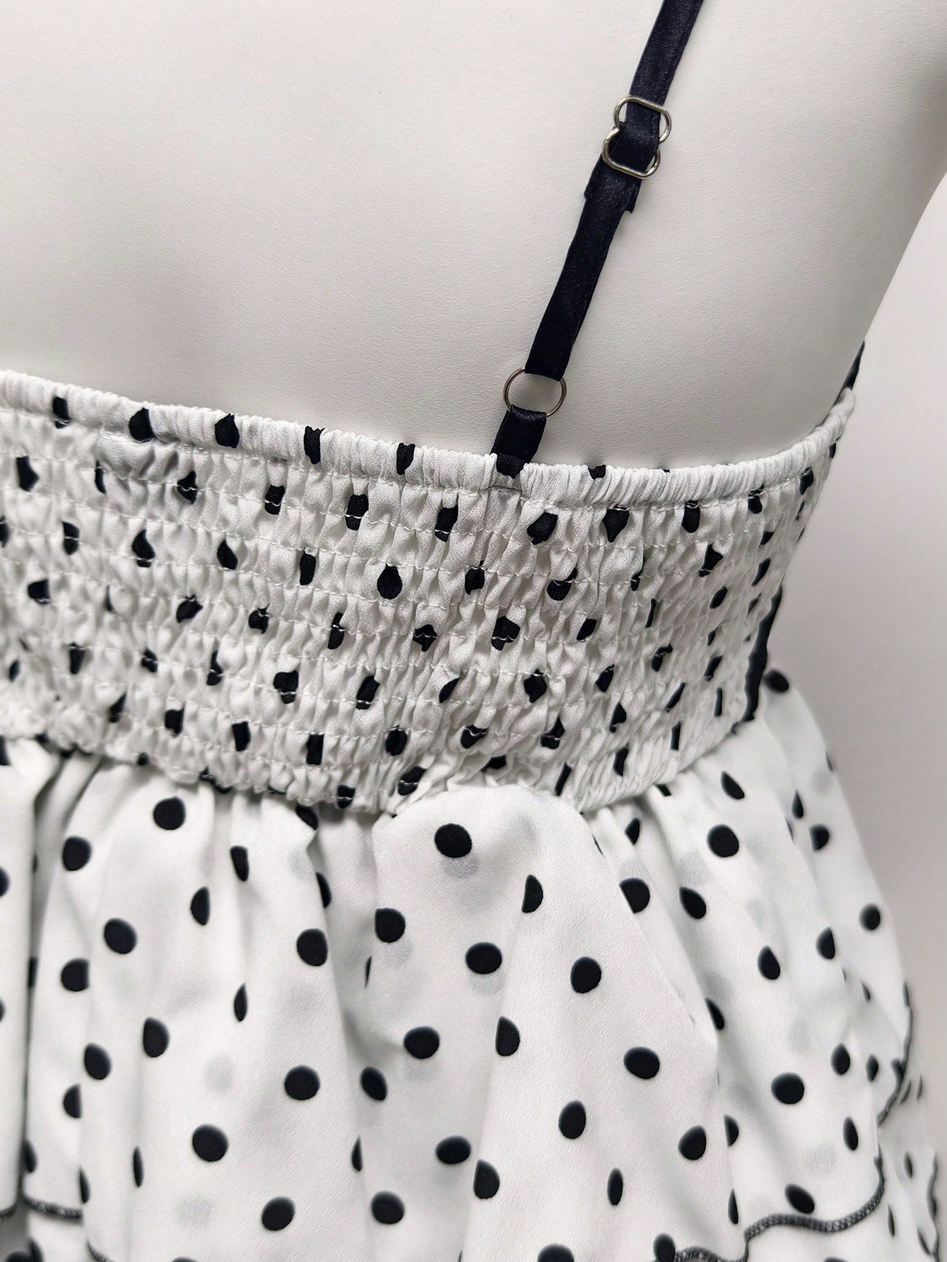 Blusa sin mangas con cuello de lazo y lunares, top de moda casual y versátil para citas, bodas, escuela, vacaciones, viajes, atuendo de aeropuerto