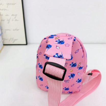 Bolso bandolera con estampado oficial de Stitch de Disney - Rosa brillante, imprescindible para fans de Disney - Bolso de hombro compacto y multifuncional, bolsillo con cremallera delantero, manos libres, compañero de vi