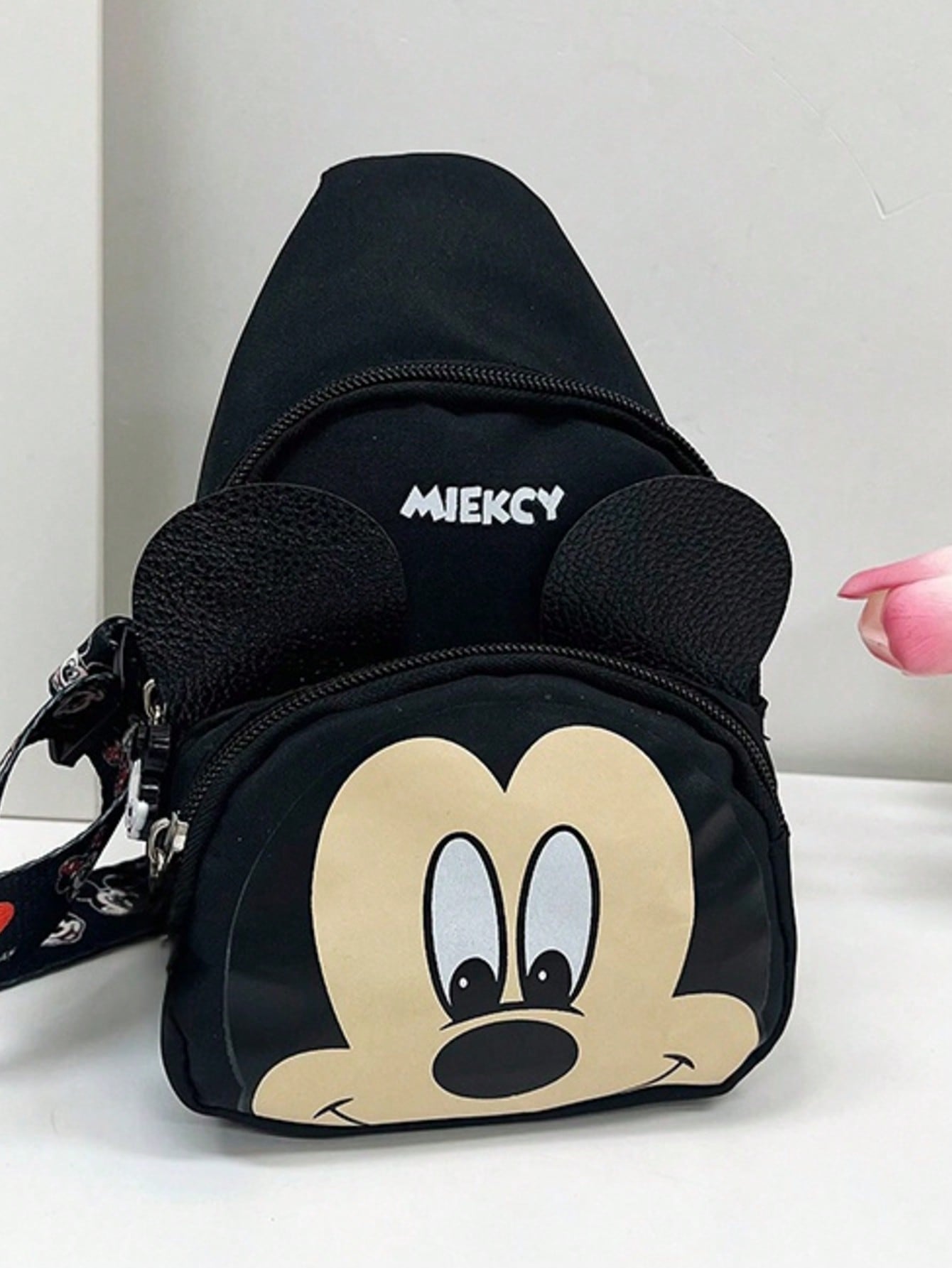 Bolso bandolera de mujer con diseño de lazo de Minnie Mouse | Regalo ideal con temática Disney para uso diario | Bolso bandolera pequeño y práctico que cabe teléfono, billetera, llaves | Accesorio esencial adecuado para