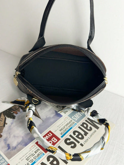 Bolso domo con diseño de pañuelo con patrón geométrico elegante