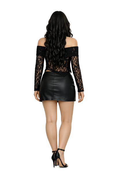 Blusa de encaje con hombros descubiertos y bajo asimétrico elegante para mujer