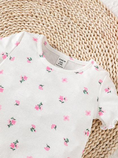 Conjunto casual de verano de 2 piezas para niña bebé: Parte superior con patrón floral y bordes de volantes de unicolor