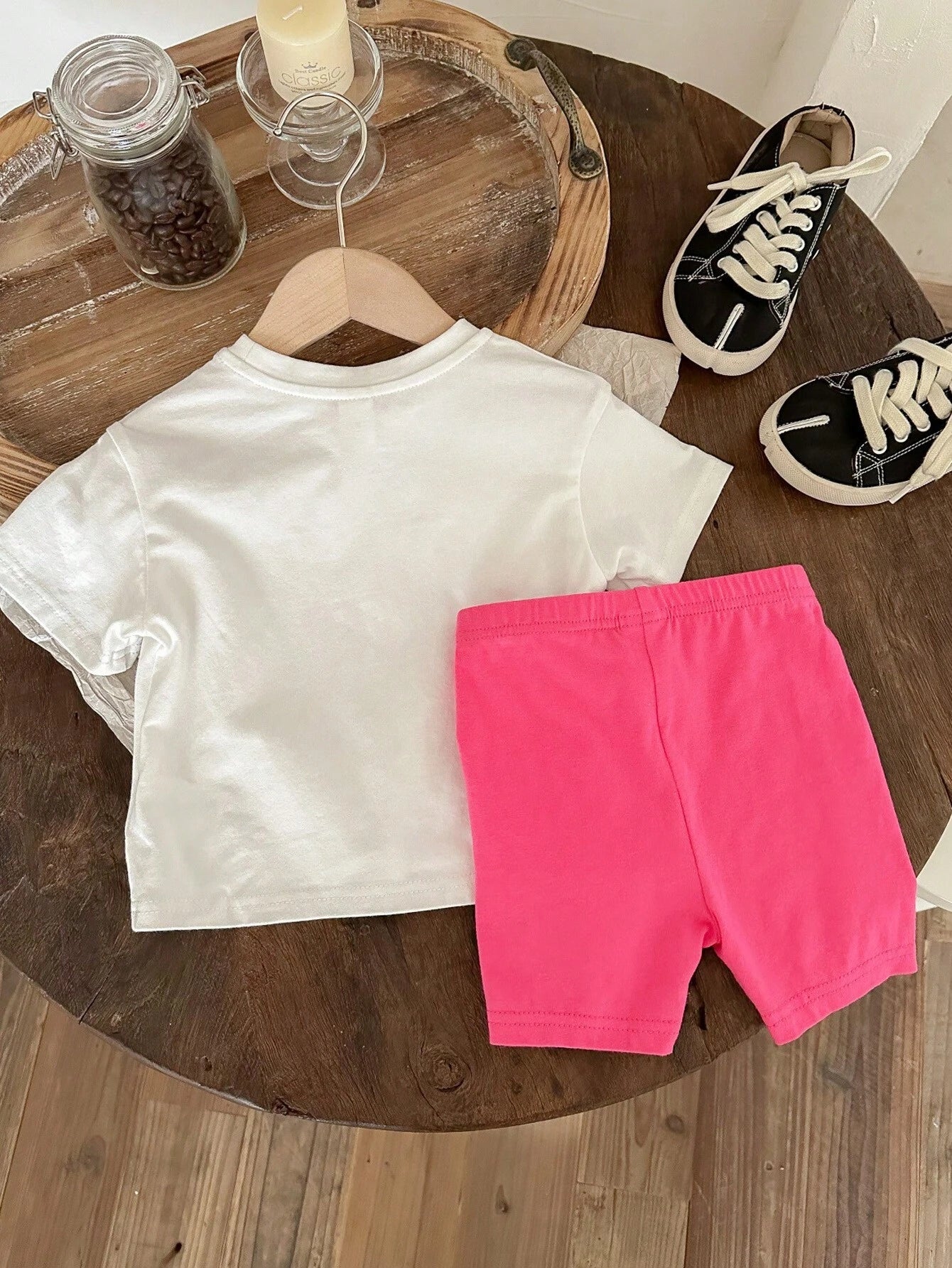 Conjunto de blusa de manga corta con cuello redondo y pantalón corto con estampado de letras, estilo sencillo y de preparatoria, apropiado para el verano, para niña bebé de Nueva York