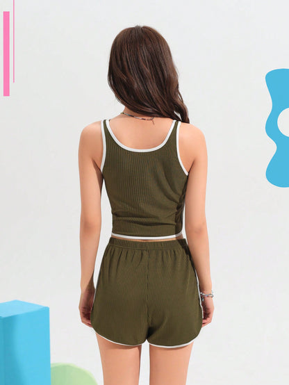 SHEIN Chillnights Conjunto de pijama para mujer con crop top de franja con estampado de letras y shorts