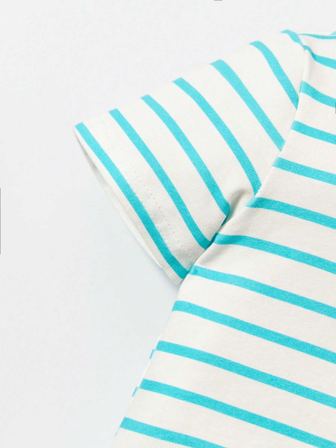 Cozy Pixies Shorts con camiseta con detalles de parches y letras estampadas a rayas para bebé niño