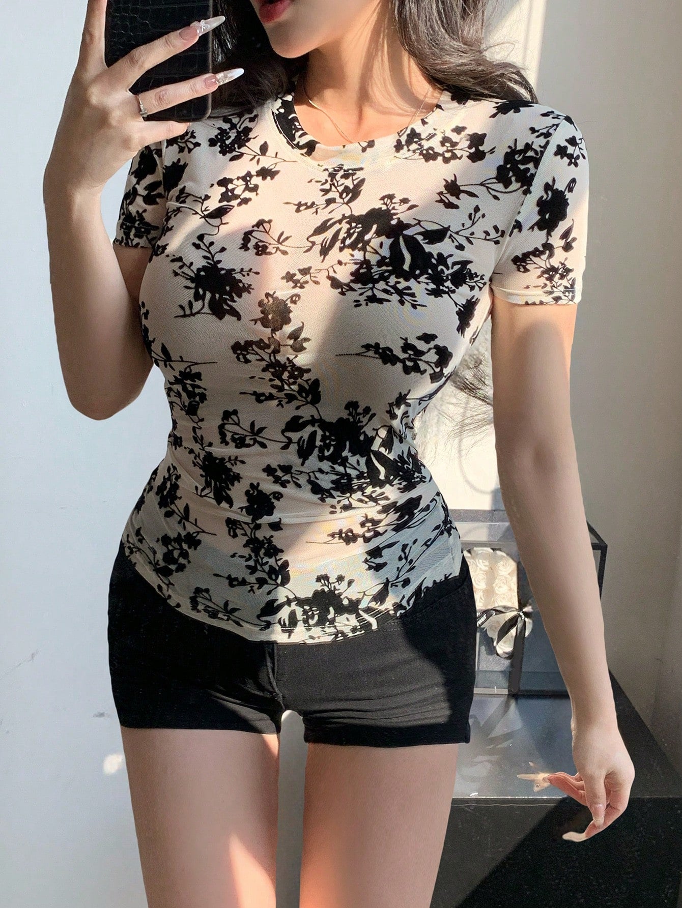 DAZY Blusa casual de mujer de cuello redondo y manga corta con estampado floral, para uso diario
