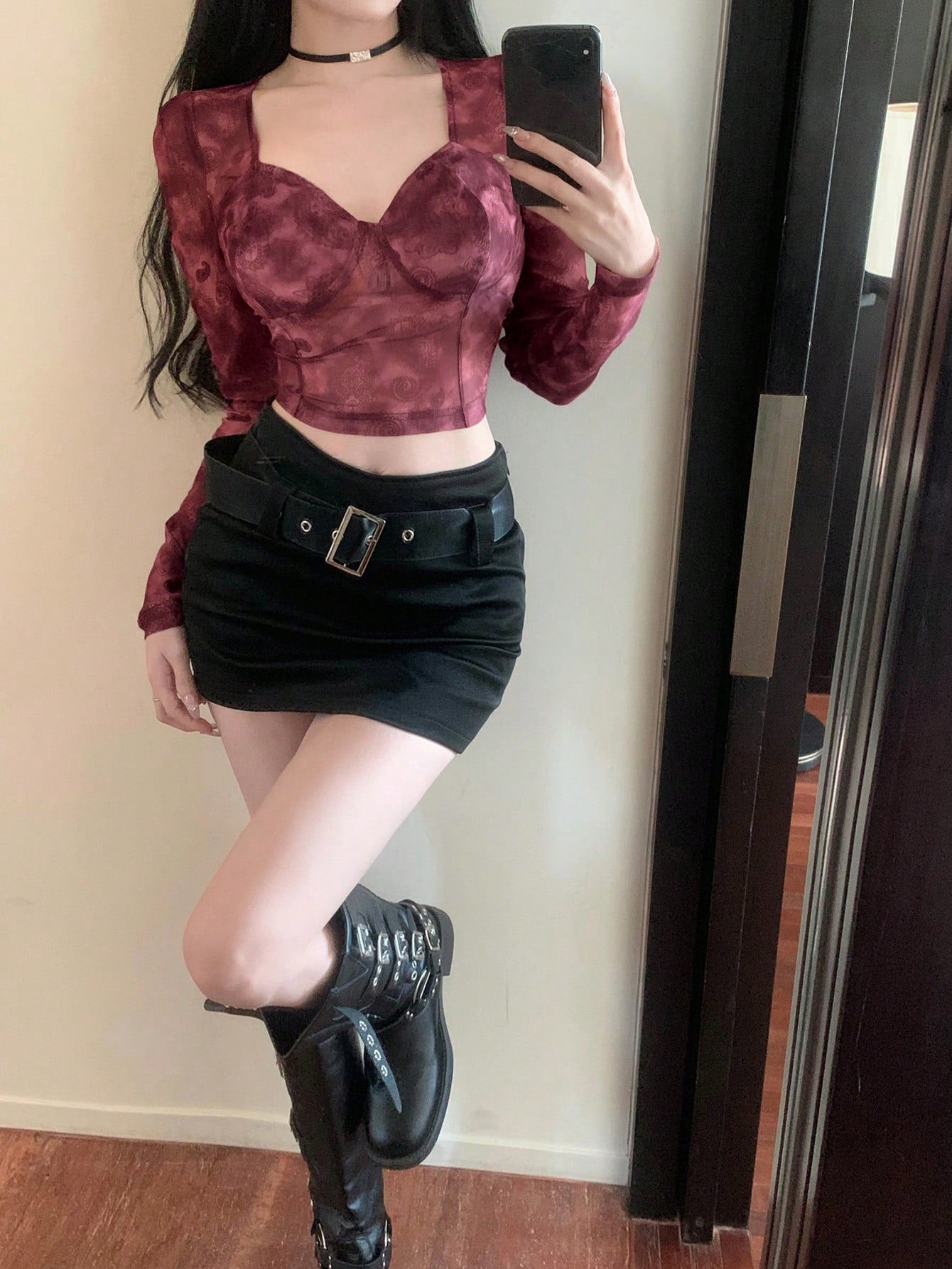 DAZY Blusa de manga larga, ajustada, con cuello de corazón y efecto tie-dye, para el Día de San Valentín y el regreso a clases