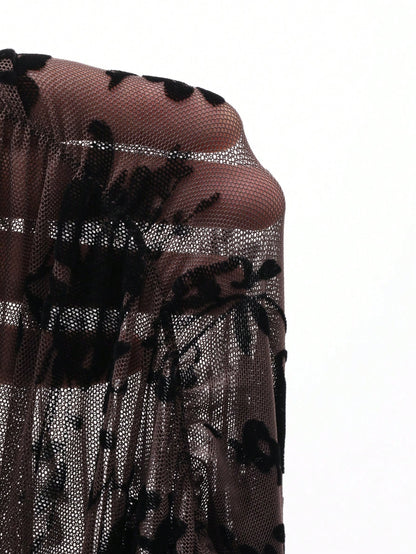 DAZY Blusa de mujer de manga corta con cuello cuadrado de malla floral y fruncido