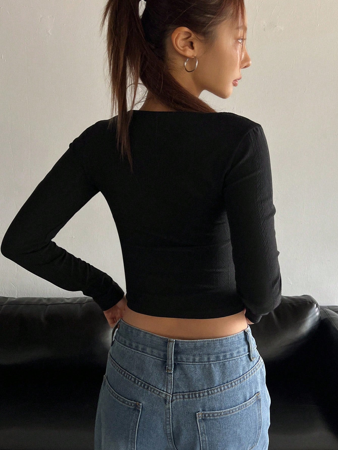 DAZY Camiseta ajustada de cuello redondo para mujer, nueva colección de otoño de blusas de manga larga para mujer