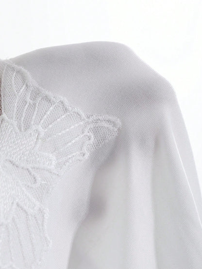 DAZY Camiseta ajustada de mujer con decoración de mariposa estilo ballet, ropa de vuelta al colegio con mangas largas para mujer
