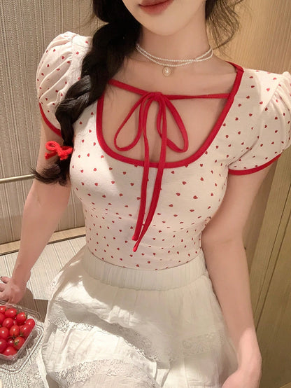 DAZY Camiseta casual de manga corta con cuello redondo y cordón con lunares, tops lindos para mujeres