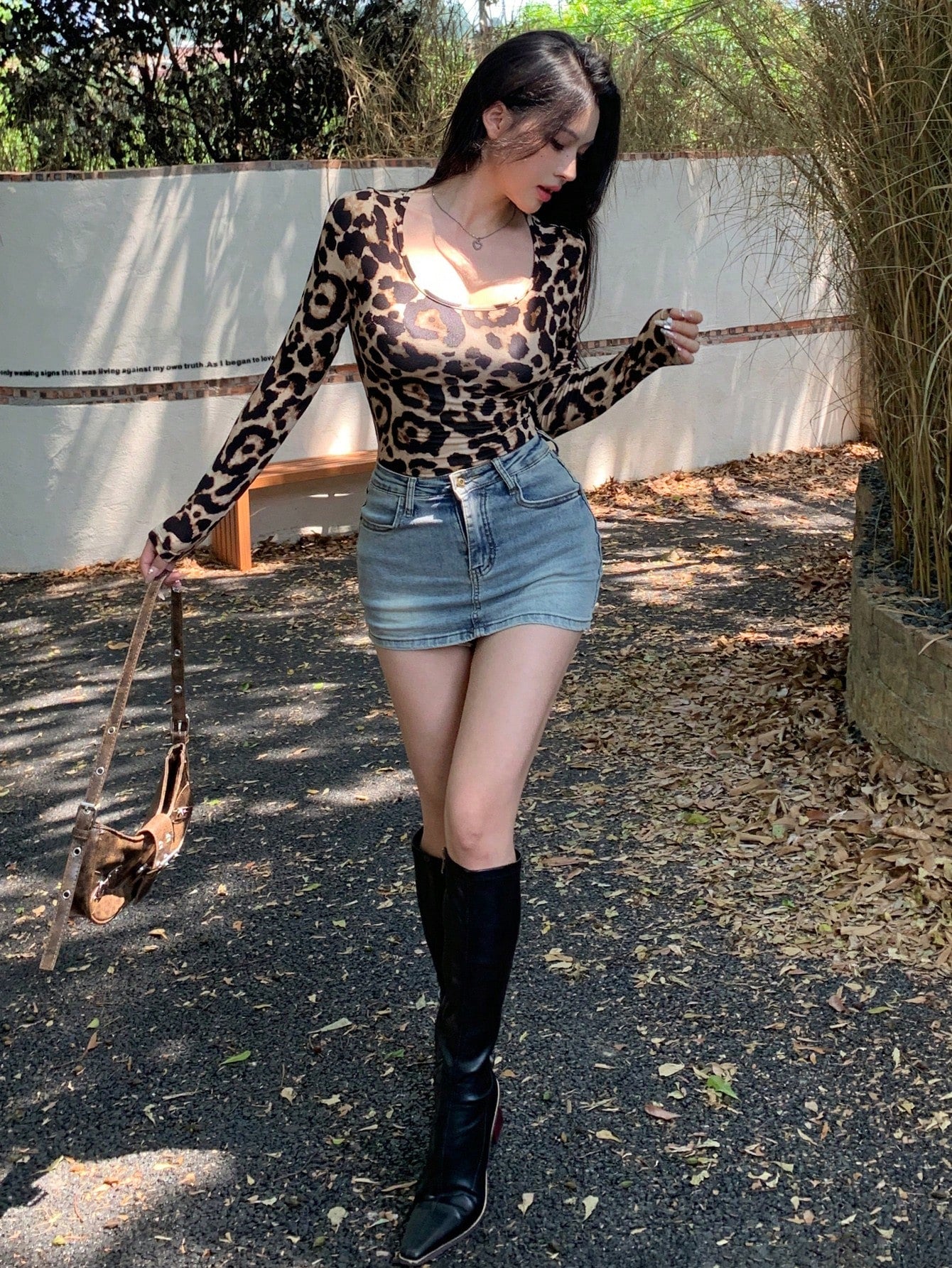 DAZY Camiseta de cuello redondo ajustada con estampado de leopardo, ropa de otoño para mujer con manga larga