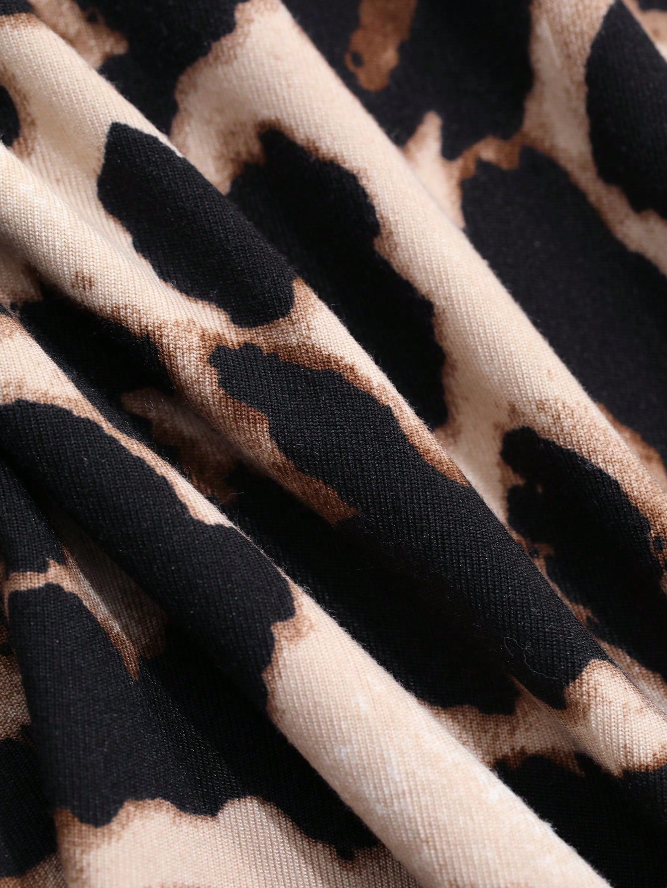 DAZY Camiseta de cuello redondo ajustada con estampado de leopardo, ropa de otoño para mujer con manga larga