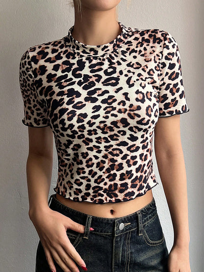 DAZY Camiseta de cuello redondo de manga corta ajustada con estampado de leopardo, de verano para damas
