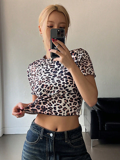 DAZY Camiseta de cuello redondo de manga corta ajustada con estampado de leopardo, de verano para damas