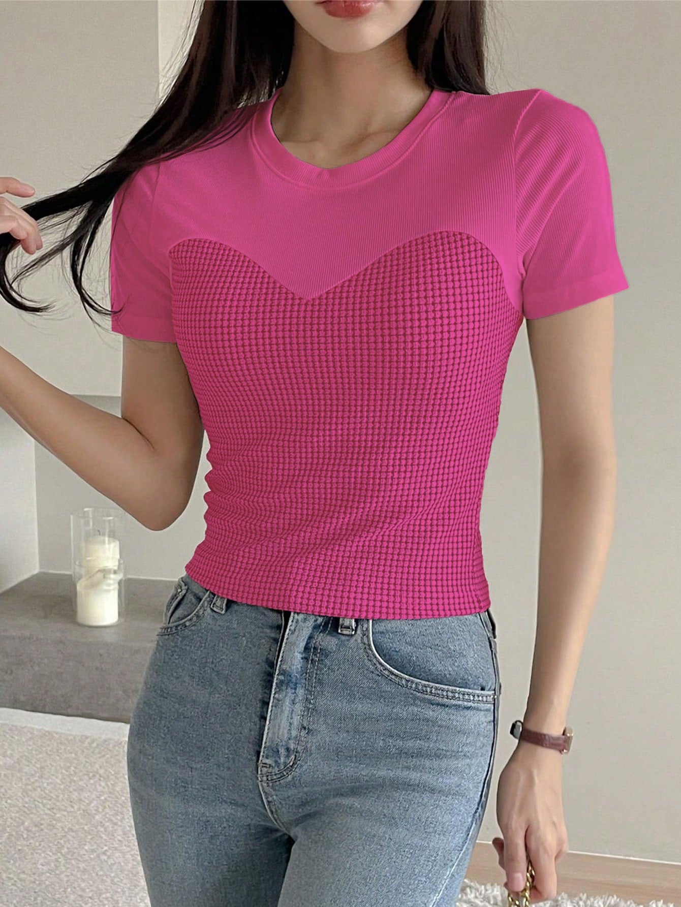 DAZY Camiseta de manga corta ajustada con bloque de color y textura de tela de moda para mujer en verano, crop top para mujer