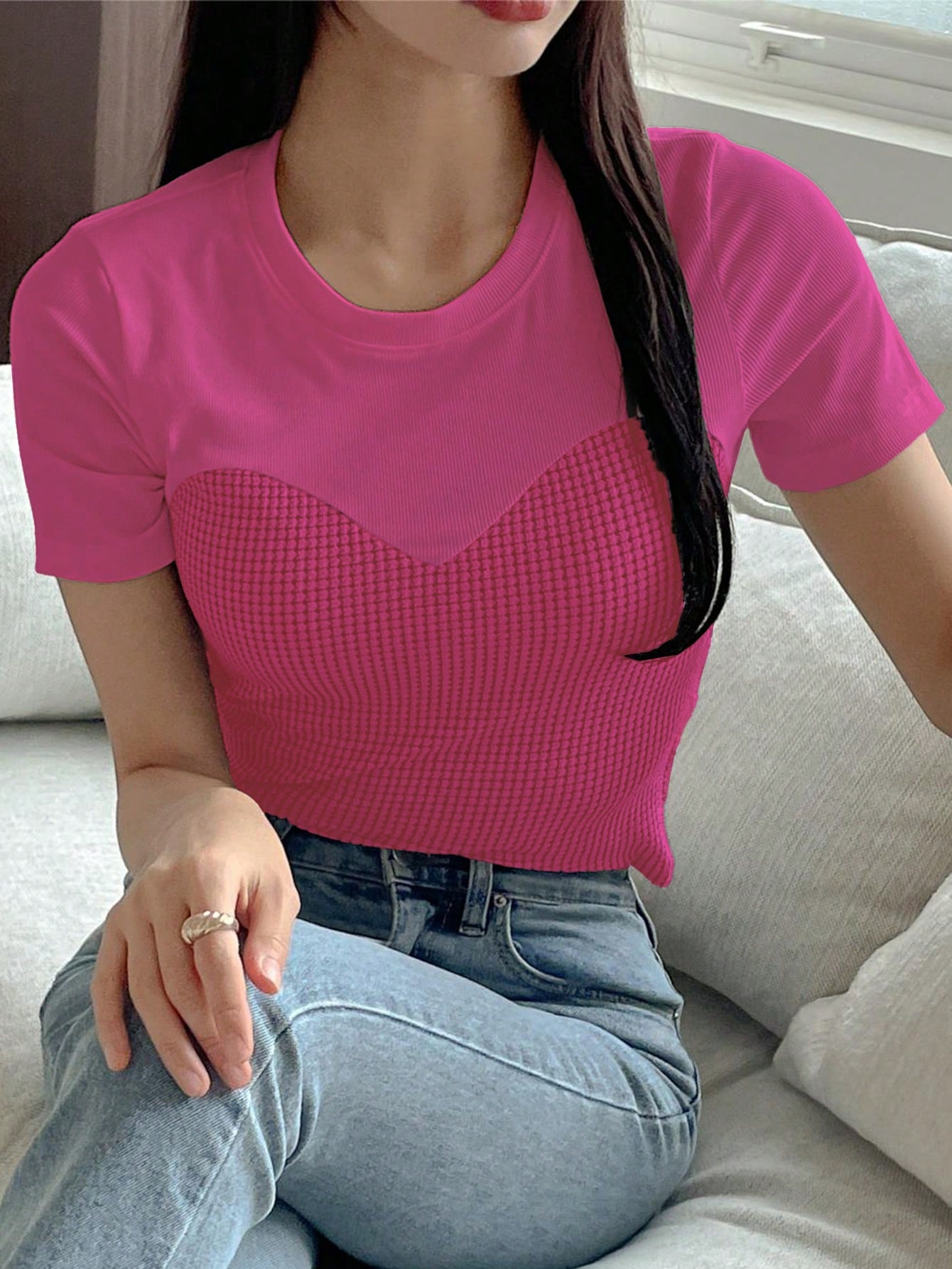 DAZY Camiseta de manga corta ajustada con bloque de color y textura de tela de moda para mujer en verano, crop top para mujer