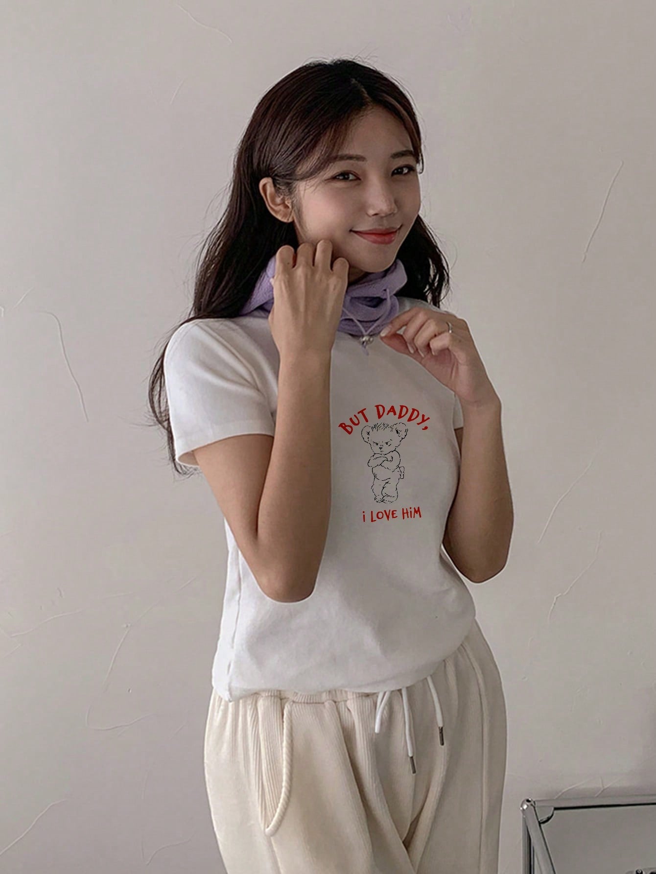 DAZY Camiseta de manga corta casual para mujer con estampado de oso y letras, blusas de verano lindas, tops cortos para mujer, camisetas gráficas, atuendos de maestra