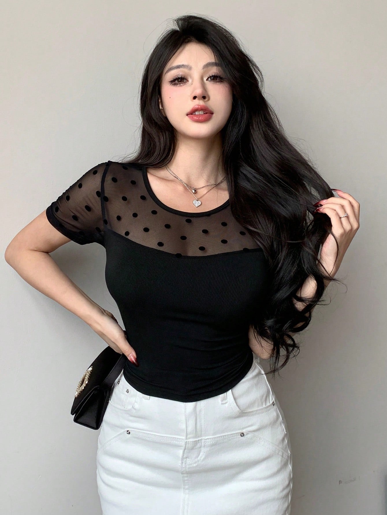 DAZY Camiseta de manga corta y ajustada con cuello redondo, contraste de malla con lunares, para usar en verano