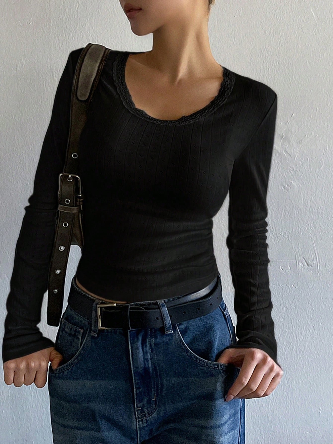 DAZY Camiseta de manga larga de ajuste ceñido con parches de encaje para mujer, ropa de otoño