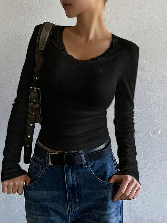 DAZY Camiseta de manga larga de ajuste ceñido con parches de encaje para mujer, ropa de otoño