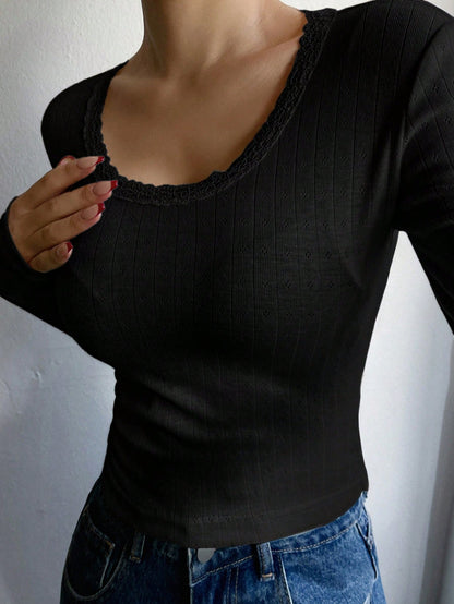 DAZY Camiseta de manga larga de ajuste ceñido con parches de encaje para mujer, ropa de otoño