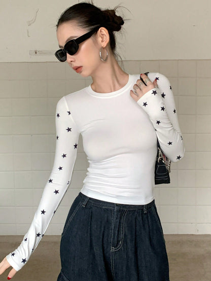 DAZY Camiseta de manga larga de cuello redondo ajustada con estampado de estrellas para mujer, primavera/otoño, estilo Y2k