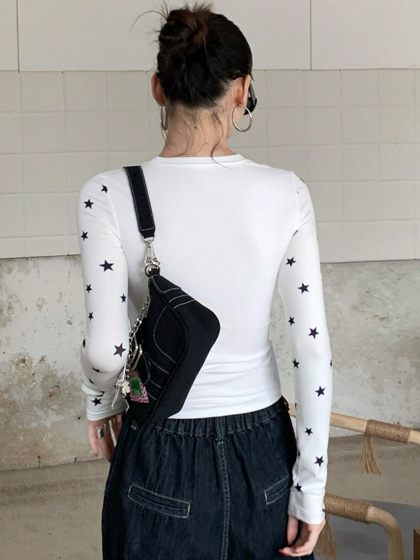 DAZY Camiseta de manga larga de cuello redondo ajustada con estampado de estrellas para mujer, primavera/otoño, estilo Y2k