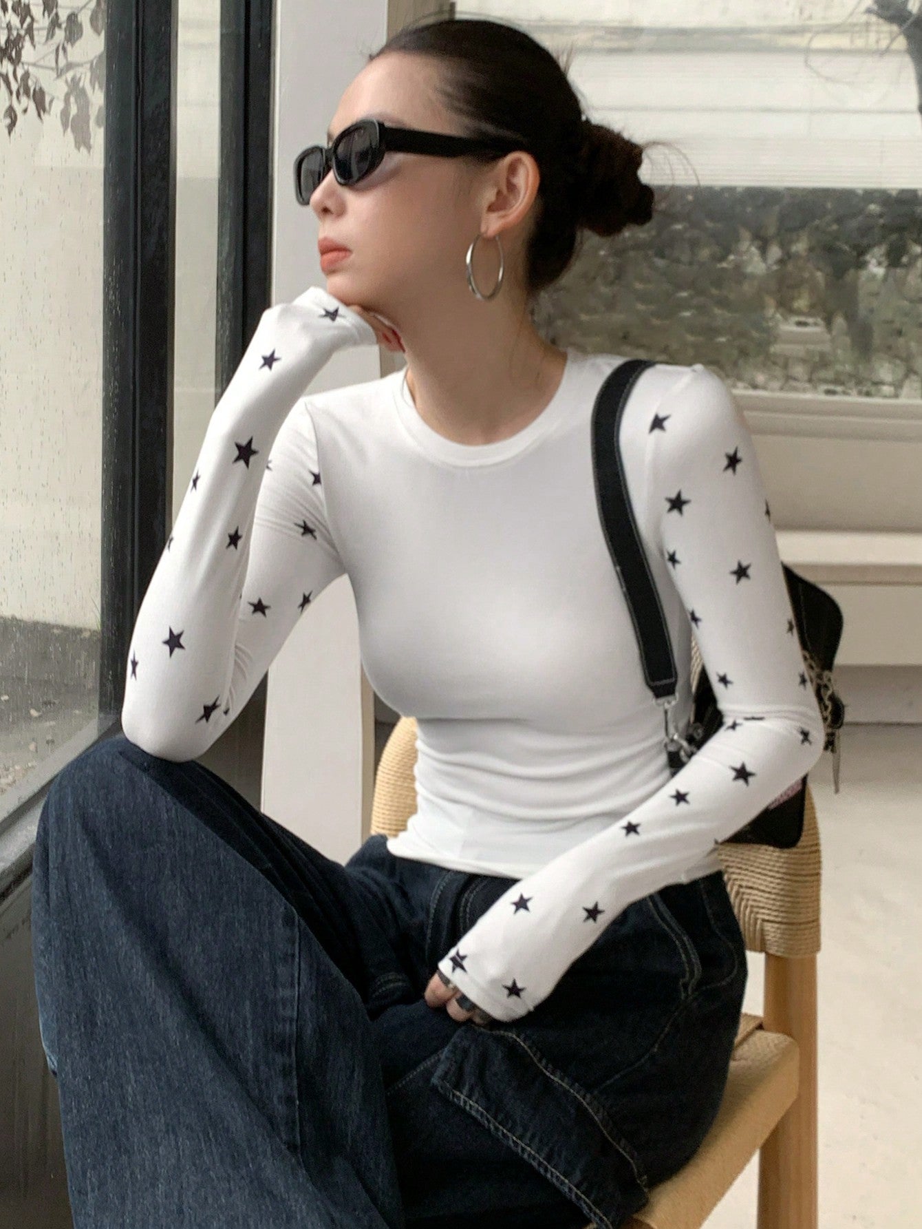 DAZY Camiseta de manga larga de cuello redondo ajustada con estampado de estrellas para mujer, primavera/otoño, estilo Y2k