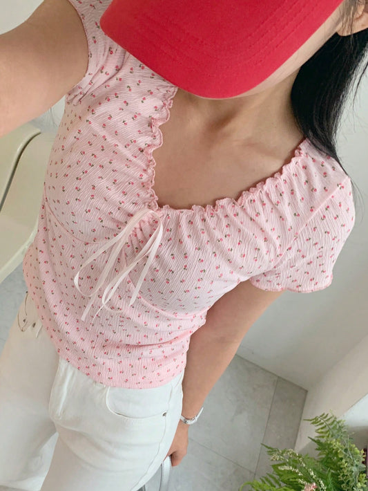 DAZY Camiseta rosa de mujer de ajuste ceñido con cuello en V, estampado floral menudo y lazo en la cintura - Tops lindos