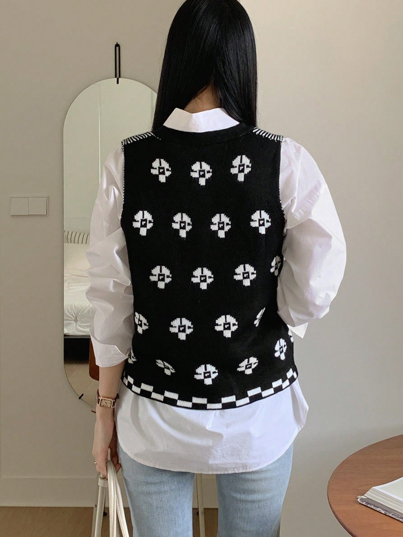 DAZY Chaleco de mujer ajustado de punto jacquard con estampado floral, sin mangas y cuello en V, color negro