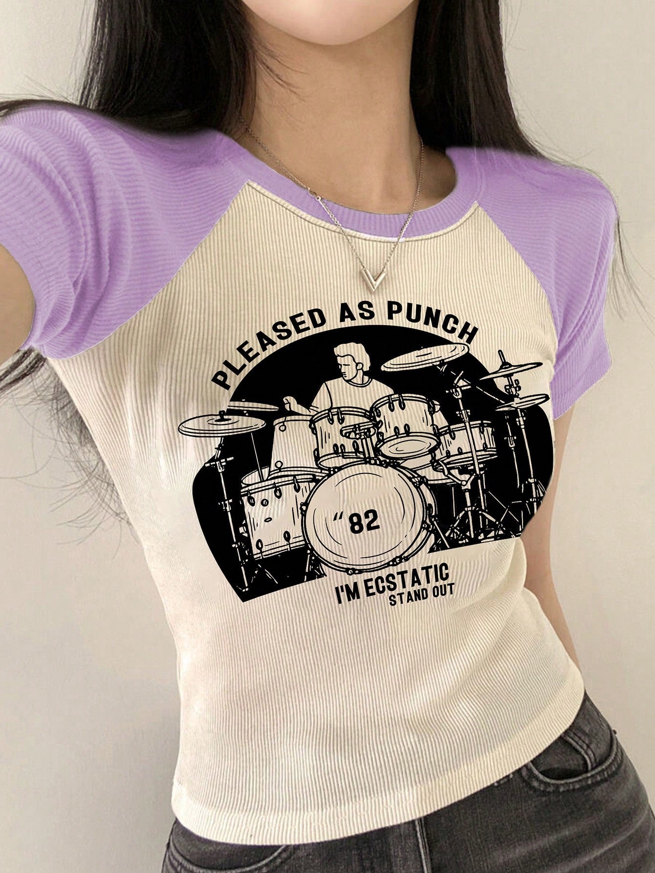DAZY Playera con mangas raglán y gráfico de letra