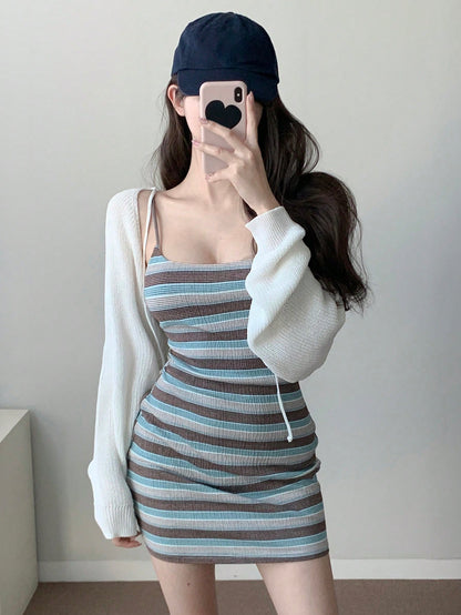 DAZY Vestido mini ajustado de mujer de tirantes finos y ajustado con rayas para verano y cruceros