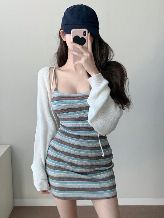 DAZY Vestido mini ajustado de mujer de tirantes finos y ajustado con rayas para verano y cruceros