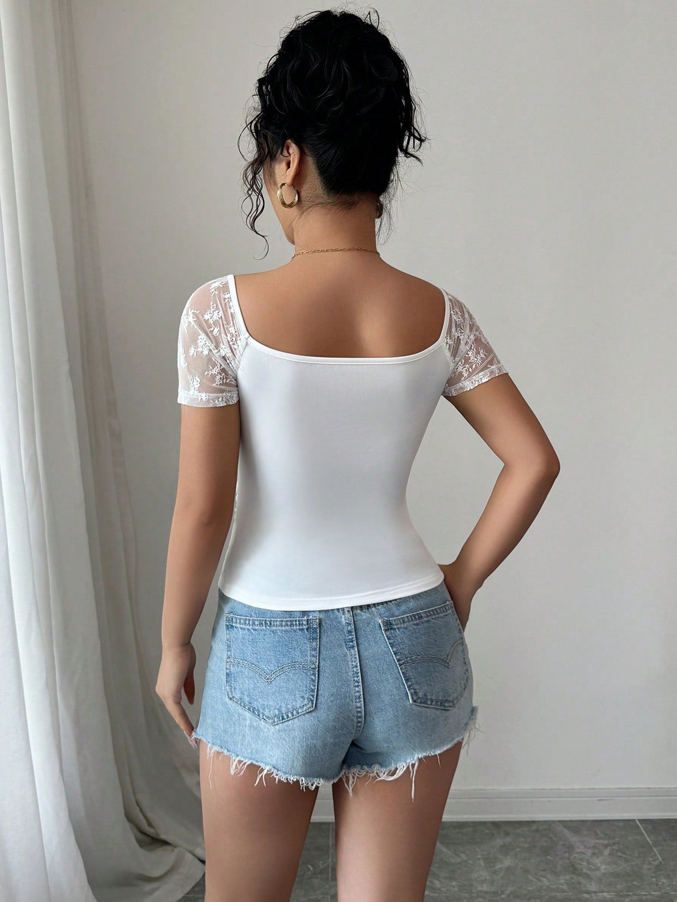 Elenzga Camiseta de manga corta elegante y ceñida de mujer con parches, bordado de flores y encaje, para el verano