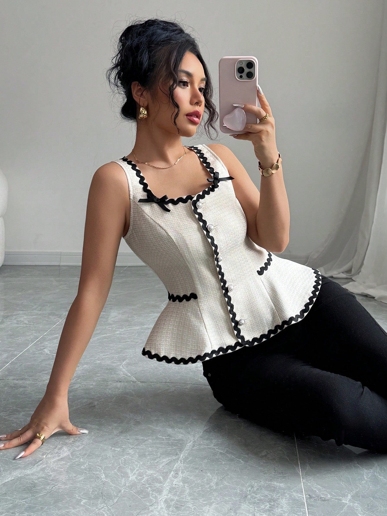 Elenzga Camiseta elegante de verano con ribete de cinta en contraste y decoración de lazo