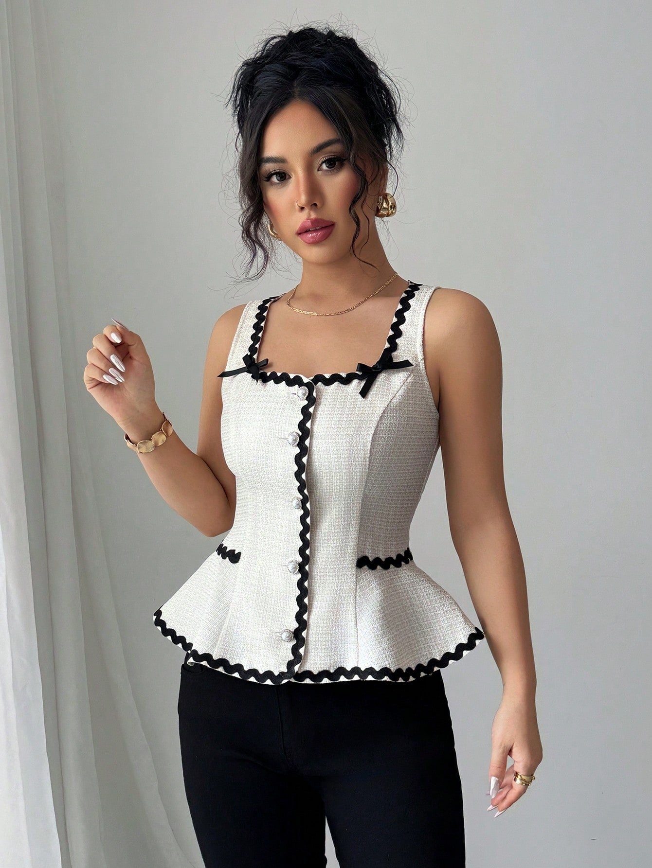 Elenzga Camiseta elegante de verano con ribete de cinta en contraste y decoración de lazo
