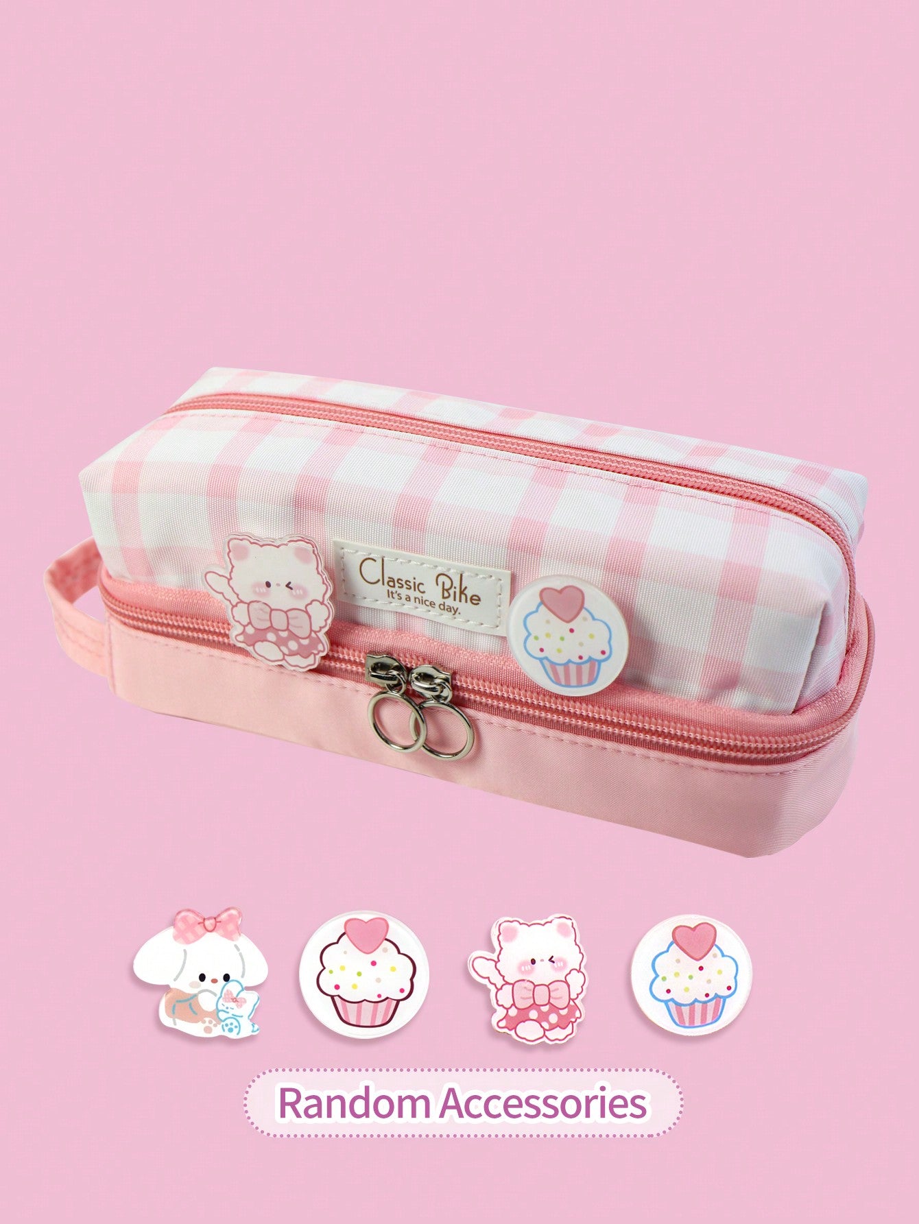 Estuche para lápices con insignia bonita de estilo de niña de dibujos animados (los accesorios se enviarán al azar)