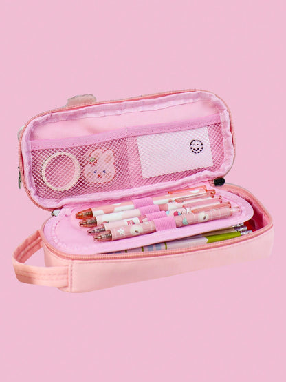 Estuche para lápices con insignia bonita de estilo de niña de dibujos animados (los accesorios se enviarán al azar)