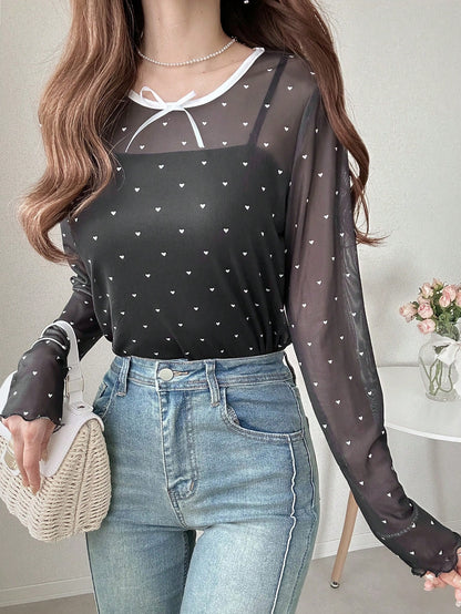 FRIFUL Blusa transparente de manga larga con estampado de corazón y decoración de lazo para mujer