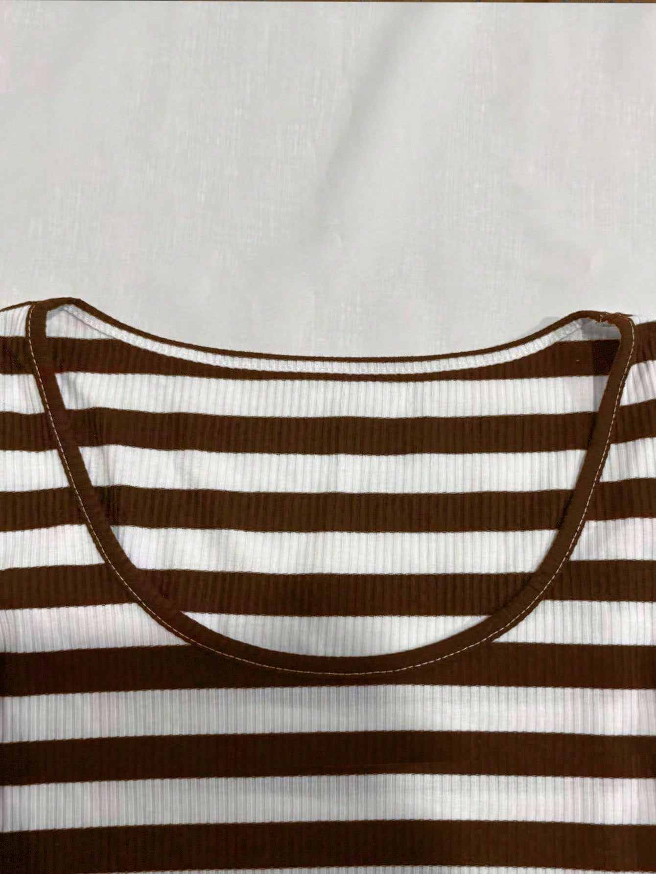 FavEase Blusa corta de cuello redondo y mangas raglán a rayas para mujer