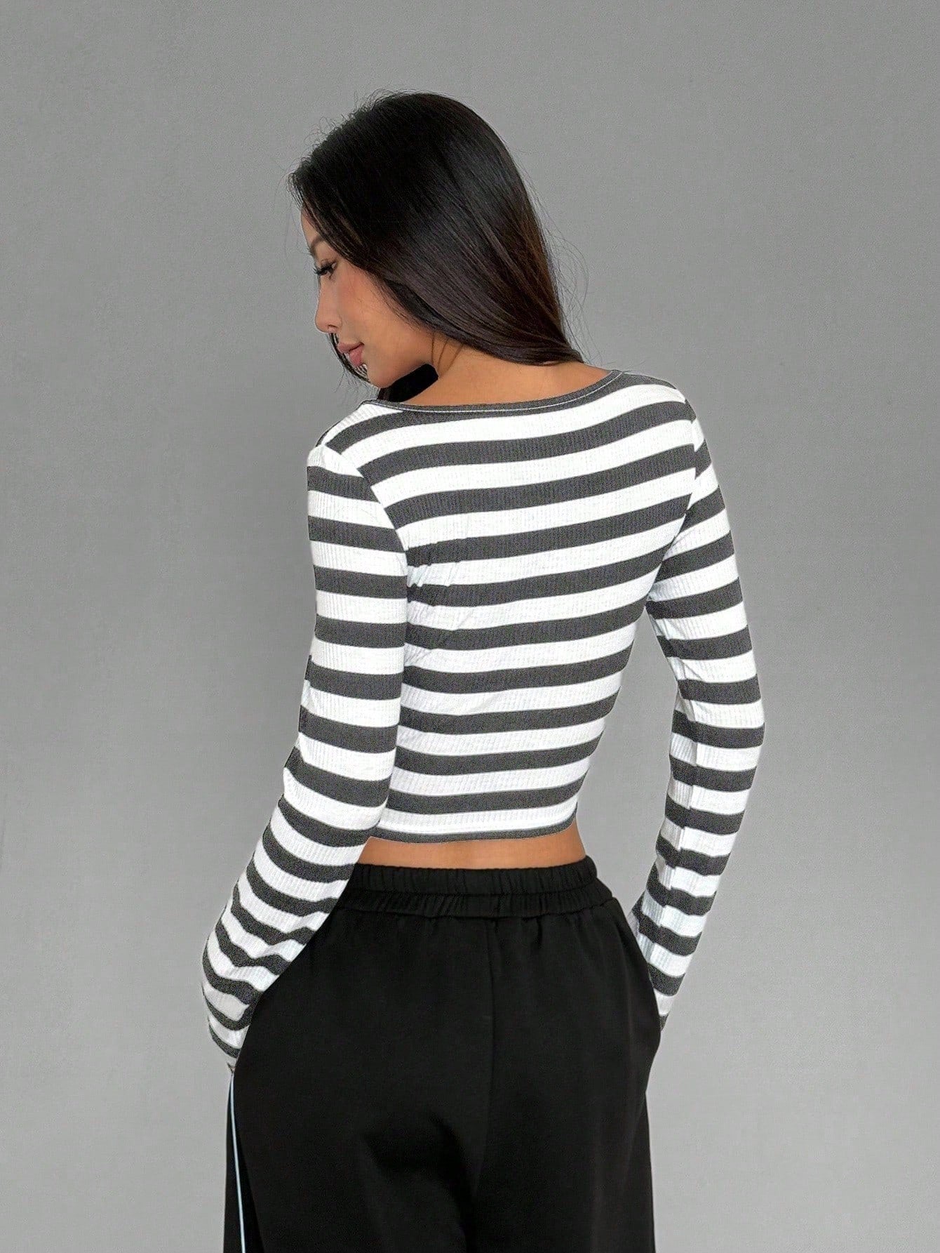 FavEase Blusa de manga larga, ajustada y corta con cuello redondo y rayas, para mujer, de otoño