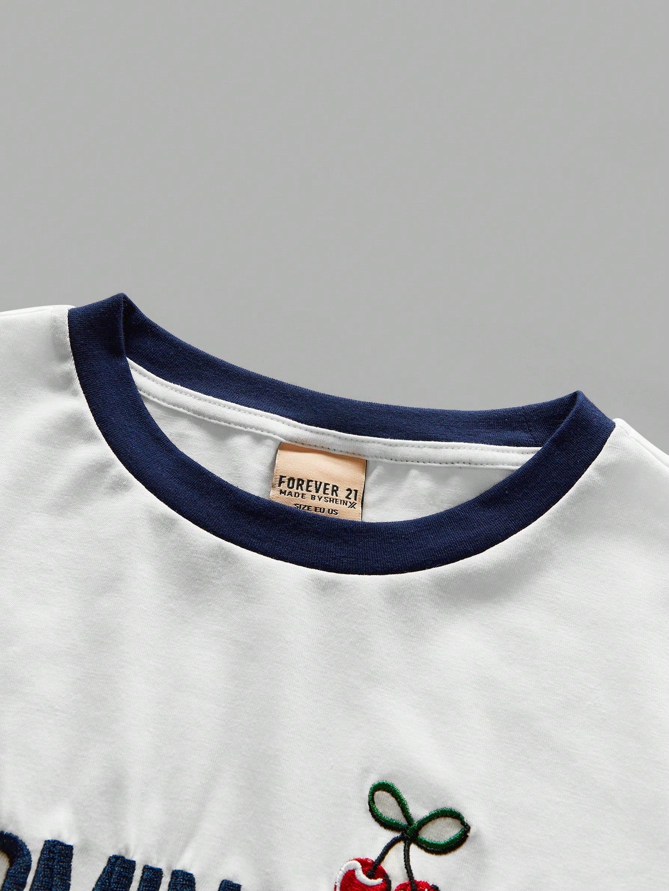 Forever 21 Camiseta ajustada a todo juego con cuello redondo, bloque de color, patrón bordado de cereza, nueva para otoño e invierno