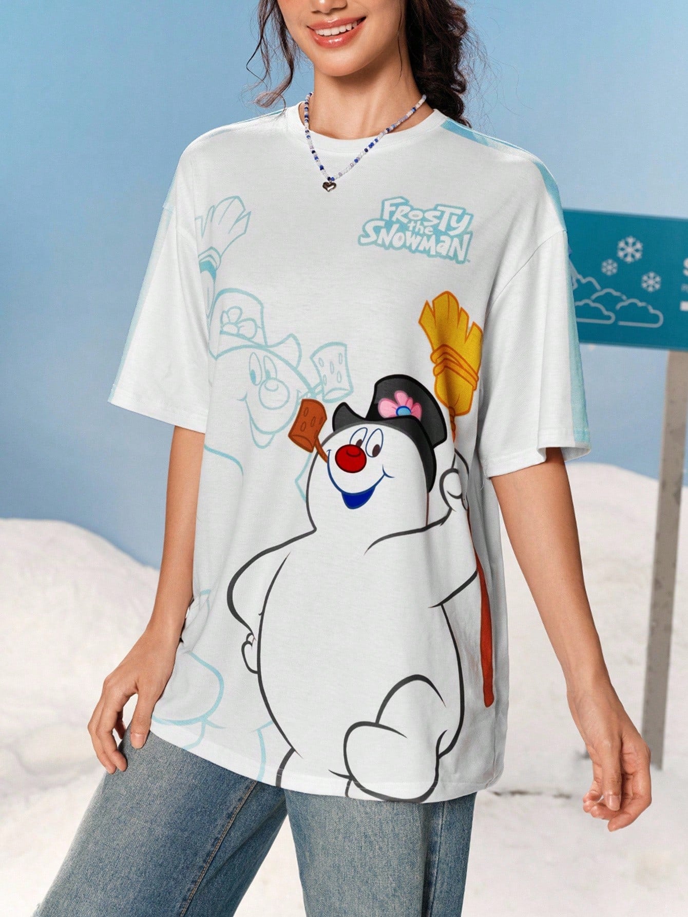 Frosty the Snowman X SHEIN Camiseta de mujer de manga corta con cuello redondo y estampado de muñeco de nieve de dibujos animados