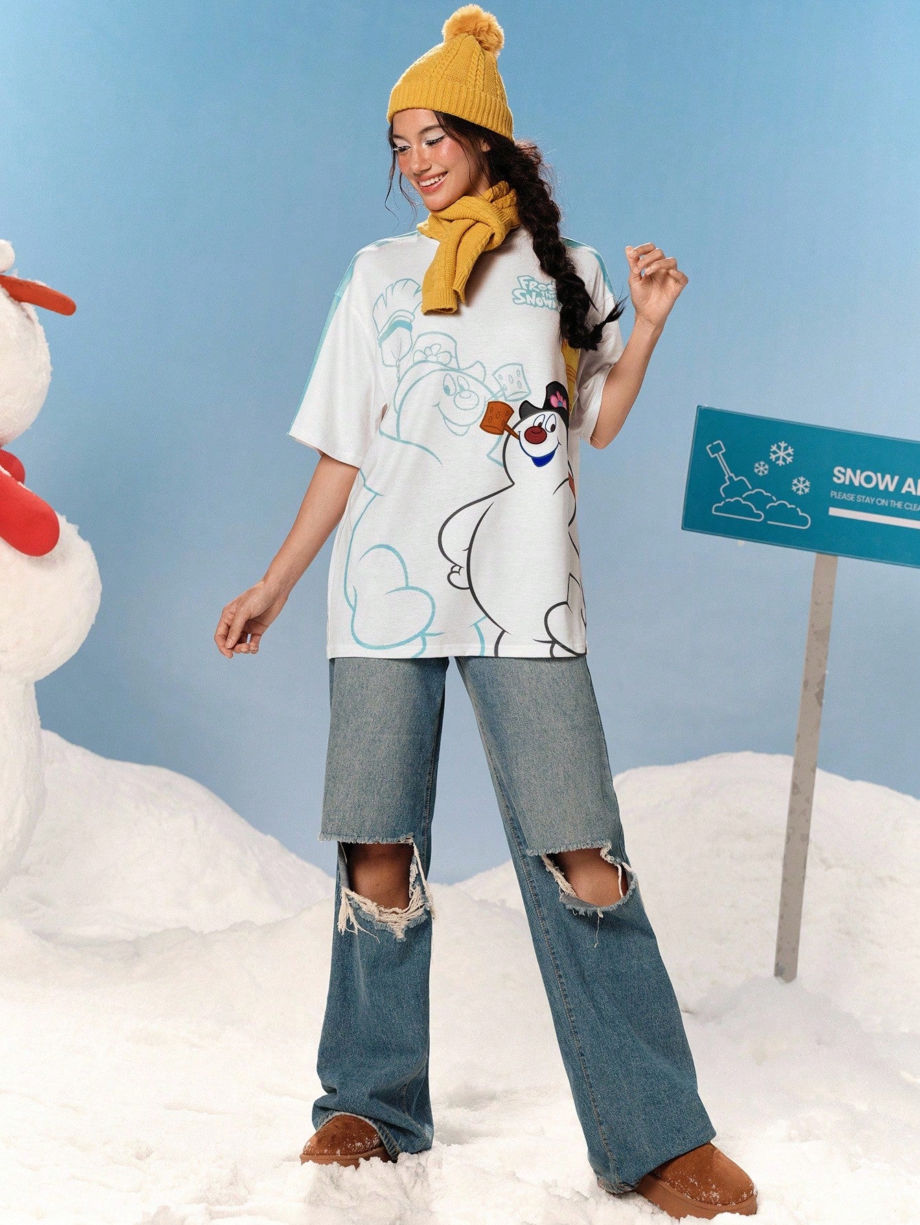 Frosty the Snowman X SHEIN Camiseta de mujer de manga corta con cuello redondo y estampado de muñeco de nieve de dibujos animados