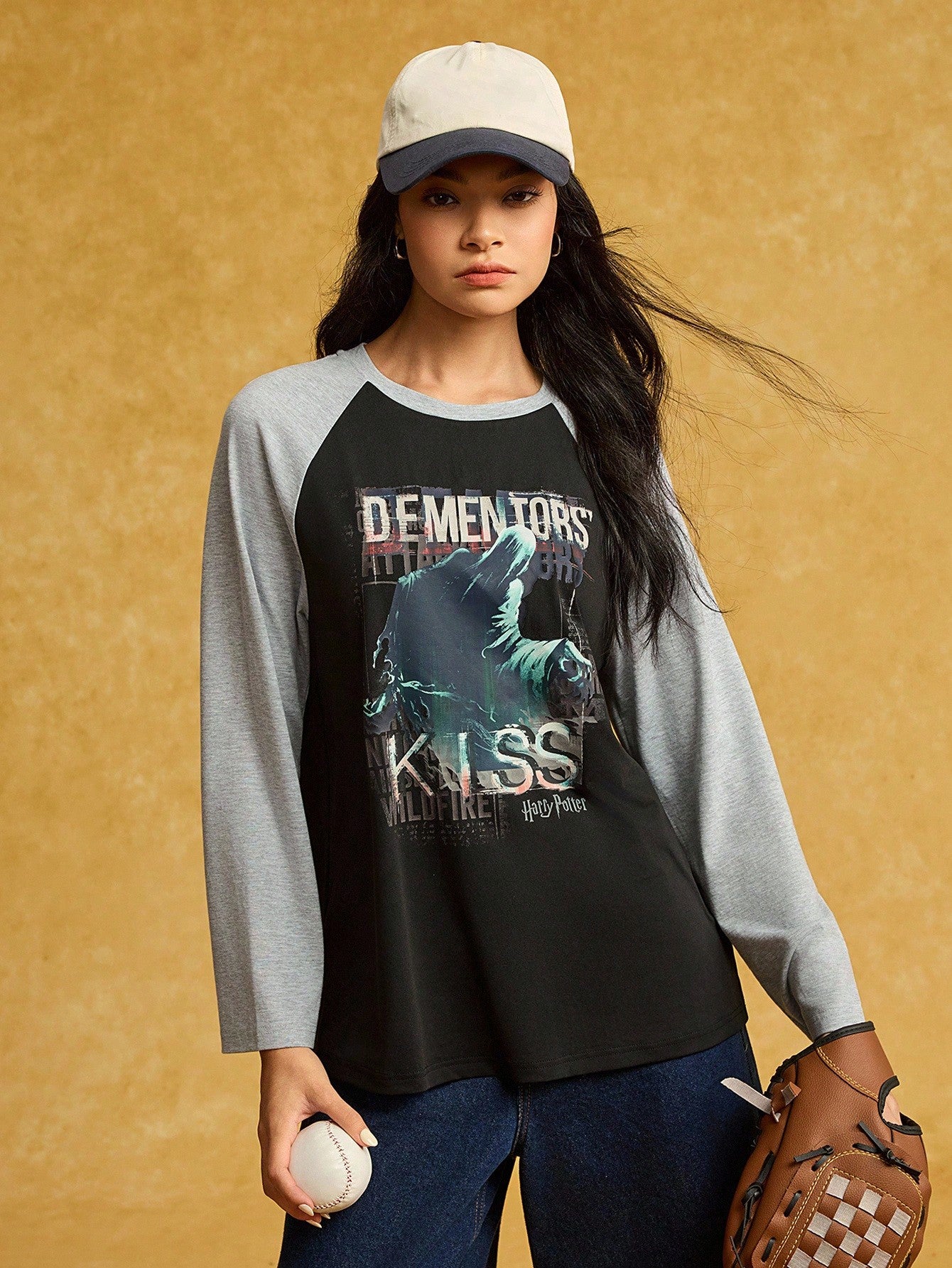 HARRY POTTER X SHEIN Camiseta de manga larga con cuello redondo, bloque de color y gráfico de letras para mujer