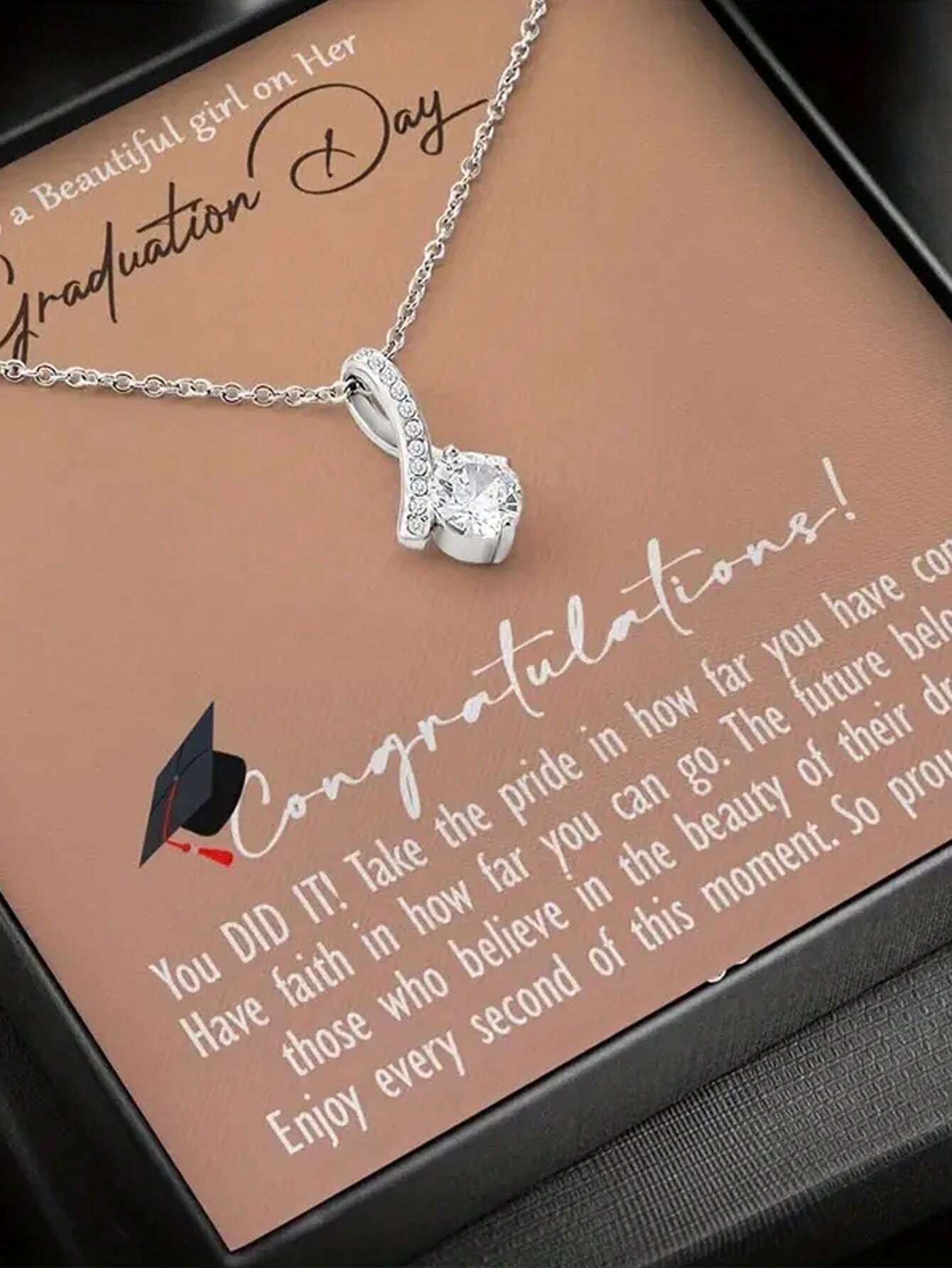 HOTNICE Collar de graduación como regalo para su hija, joyería de graduación, regalo de graduación para su hija, regalo de graduación para ella o para su hermana, regalos sentimentales